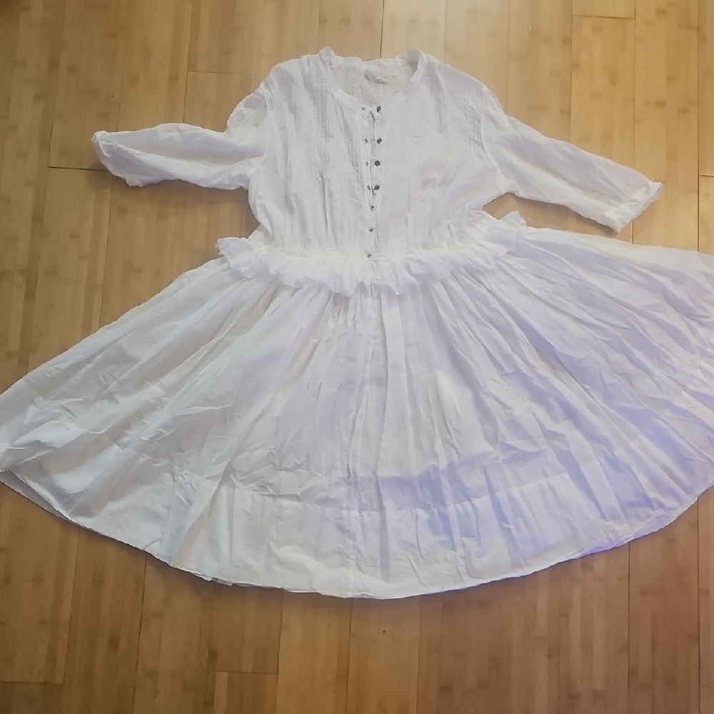 Magnolia Pearl Beautiful Cotton  Style Of 1920 Detailing Snap Down Front Dress